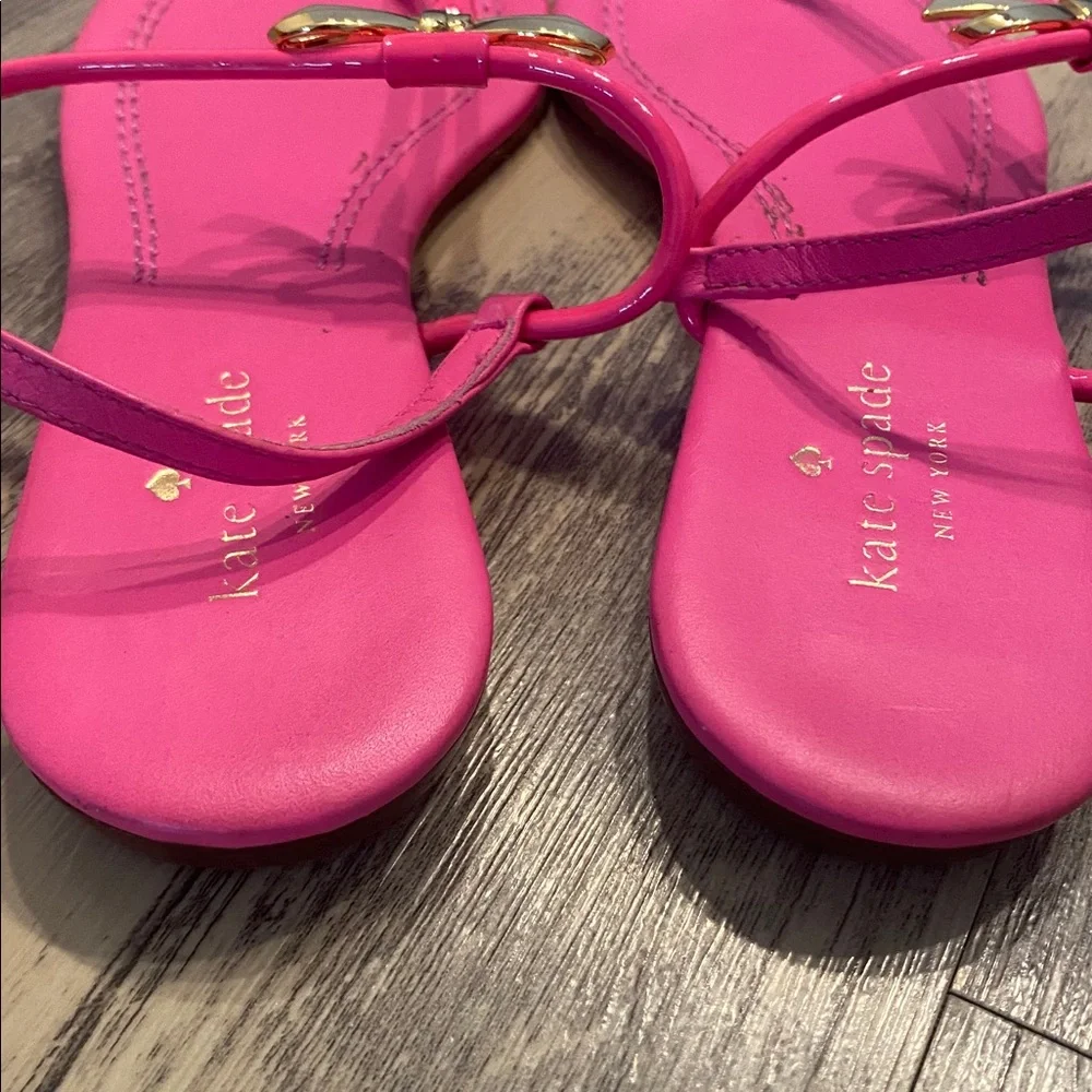 Kate Spade Tracie Flat Sandals Hot Pink Gold Bow Sz 7.5 - Picture 6 of 8